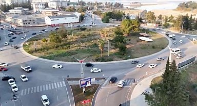 Polisler, sürücülere "akıllı kavşak" kullanımını anlattı