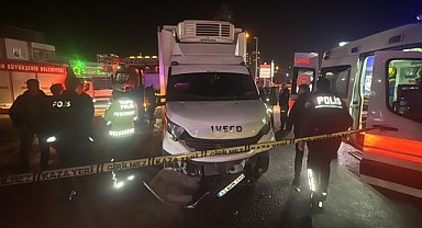 3 aracın karıştığı kazada 1 kişi öldü, 2 kişi yaralandı