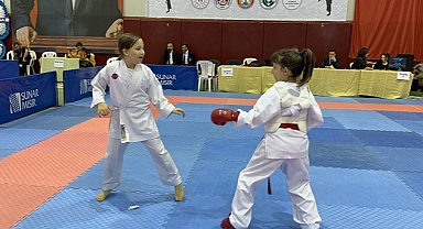 Adana'da Karate Kurtuluş Kupası müsabakaları başladı