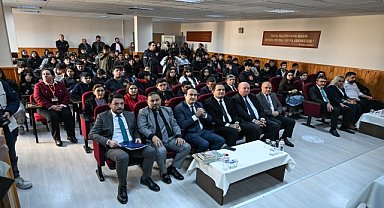 Adana'da 10 Ocak Çalışan Gazeteciler Günü paneli