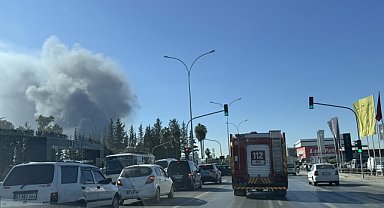 Adana'da plastik geri dönüşüm tesisinde yangın çıktı