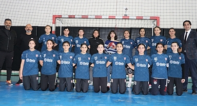 ADASOKAĞI'NIN KIZLARI GALİP: 38-31
