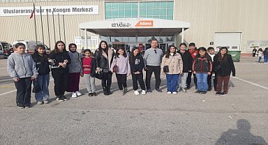 Aladağ'daki öğrenciler Çukurova 17. Kitap Fuarı'nı gezdi