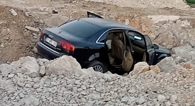ÇUKURA UÇTU!