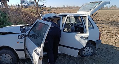 OTOMOBİL TARLAYA YUVARLANDI