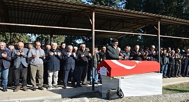 Trafik kazasında ölen polisin cenazesi defnedildi