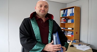 ANNE VE BABASININ HAKKINI SAVUNUYOR