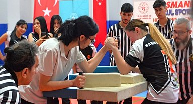 BİLEK GÜREŞİ YARIŞMASI