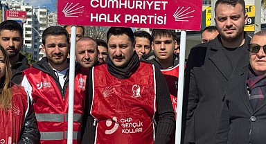 CHP'Lİ GENÇLER HALKA DOKUNUYOR