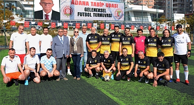 HEKİMLER TOP PEŞİNDE KOŞTU