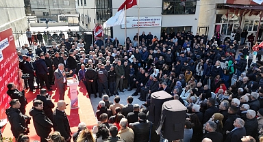 KARALAR 'AÇILIŞA' DOYMUYOR