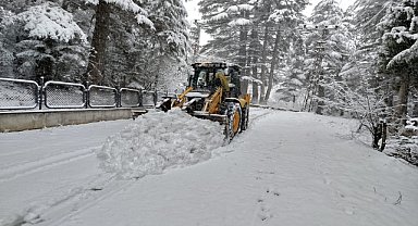 Pozantı'ya kar yağdı