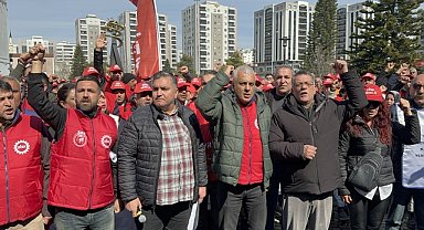 SEYHAN BELEDİYESİ'NDE İŞ BIRAKMA EYLEMİ