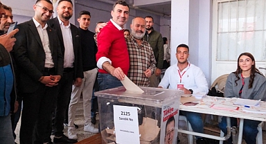 ADANA'DA 520 BİN KİŞİ OY KULLANDI