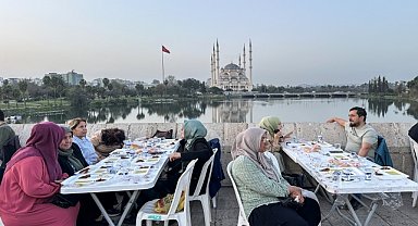 AK Parti Adana İl Başkanlığı iftar programı düzenledi