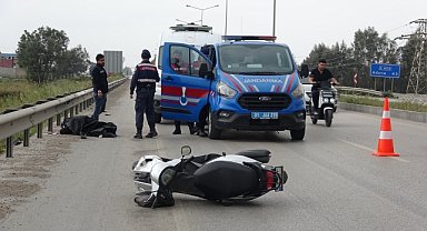 Bariyerlere çarpan motosikletin sürücüsü öldü