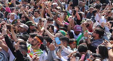 DEM Parti Adana'da nevruz kutlaması gerçekleştirdi