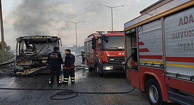 Halk otobüsü yanarak kullanılamaz hale geldi