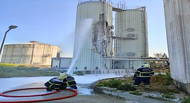 LNG depolama tankında çıkan yangın söndürüldü