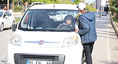 Trafikte araçları rahatsız edip ceza yediler