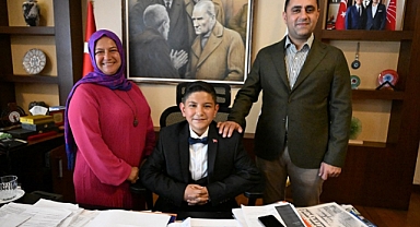 KOZAY, MAKAM KOLTUĞUNU ÇOCUKLARA DEVRETTİ