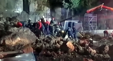 Otomobil yıkarken heyelan oldu: 3 ölü, 1 yaralı