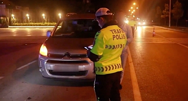 Durdurulan yedi araçtan birinde kural ihlali görüldü
