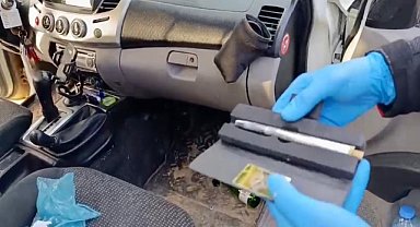 Kalem görünümlü 3 ruhsatsız tabanca ele geçirildi