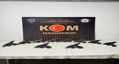 Minibüste 10 ruhsatsız tabanca ele geçirildi