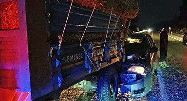 Adana'da traktöre çarpan otomobilin sürücüsü yaralandı