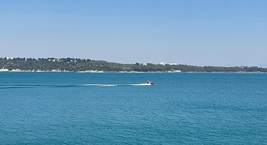 Adana'da yangın söndürme uçağı düştü, 2 pilot yaralandı