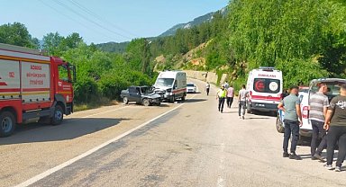 Ambulansla, otomobil çarpıştı: 1 ölü, 1 yaralı