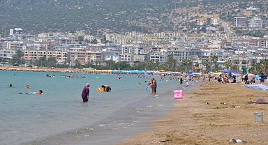 BAYRAMDA SAHİLLER DOLDU TAŞTI