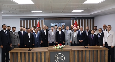 MHP Adana'da kenetlendi!