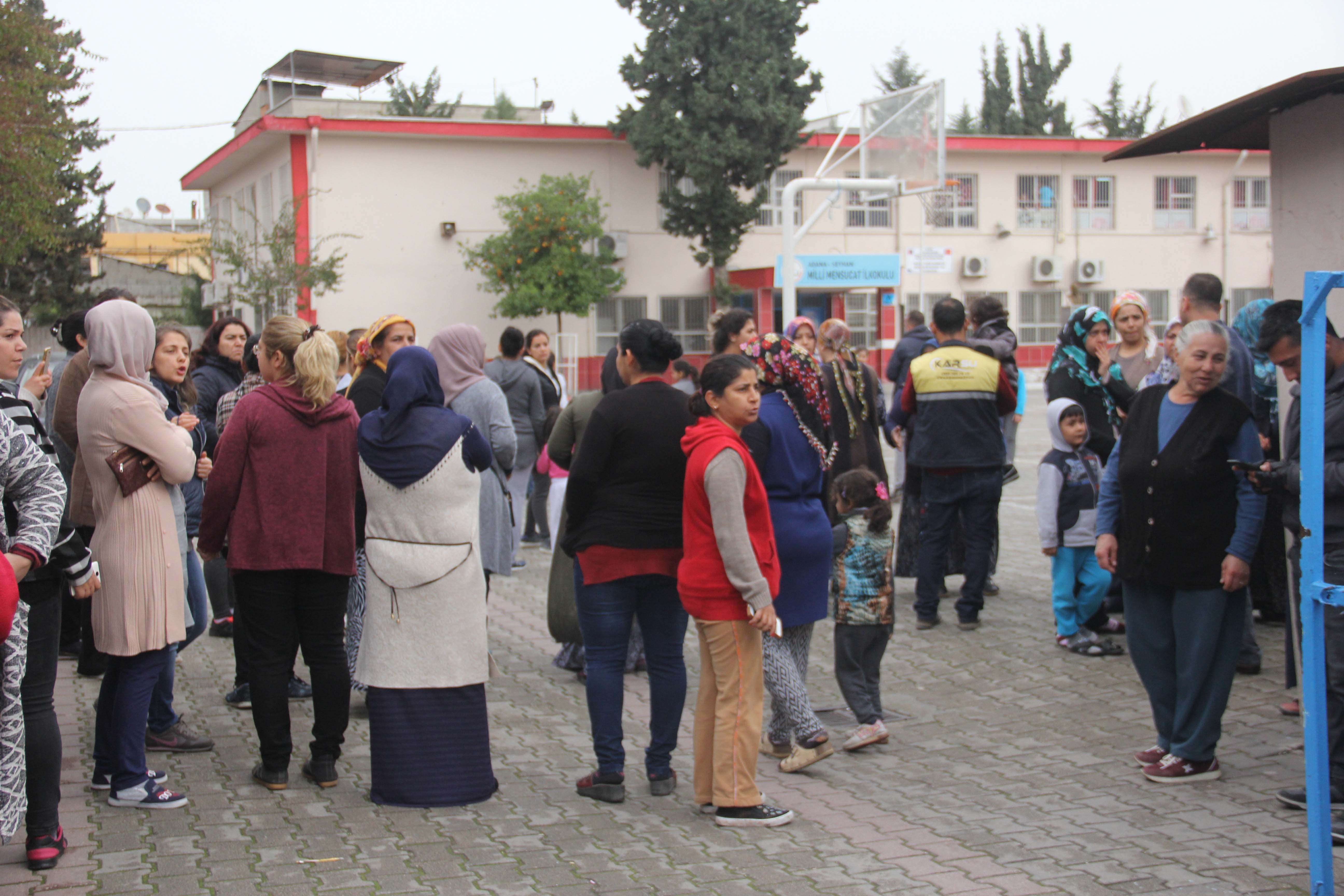 İlkokulda taciz iddiası kadın velileri ayağa kaldırdı
