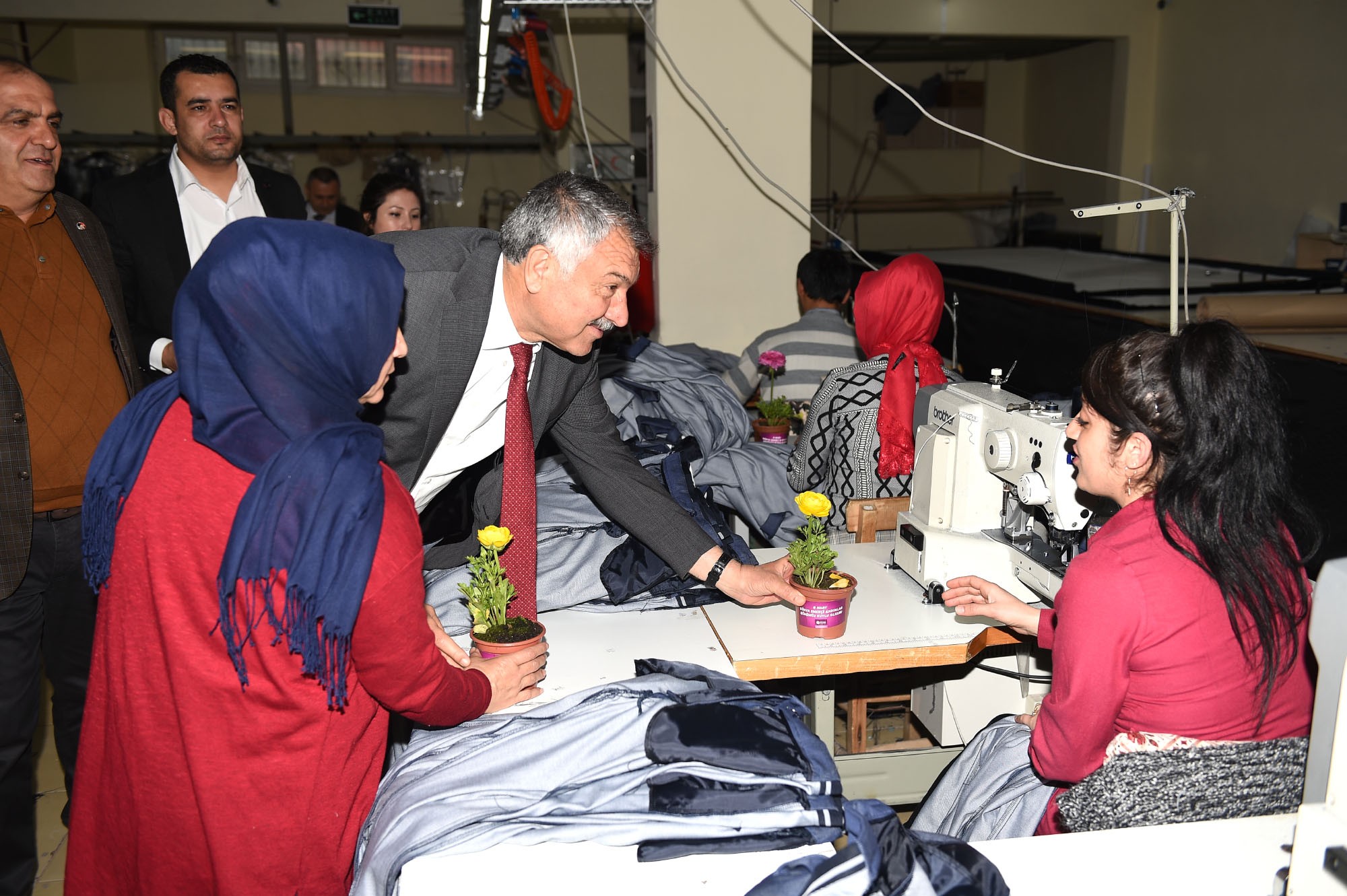 Başkan Karalar, emekçi kadınlarla buluştu