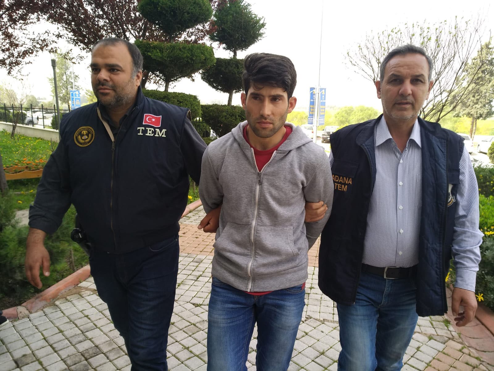 Suriyeli Türk bayrağına saygısızlıktan tutuklandı