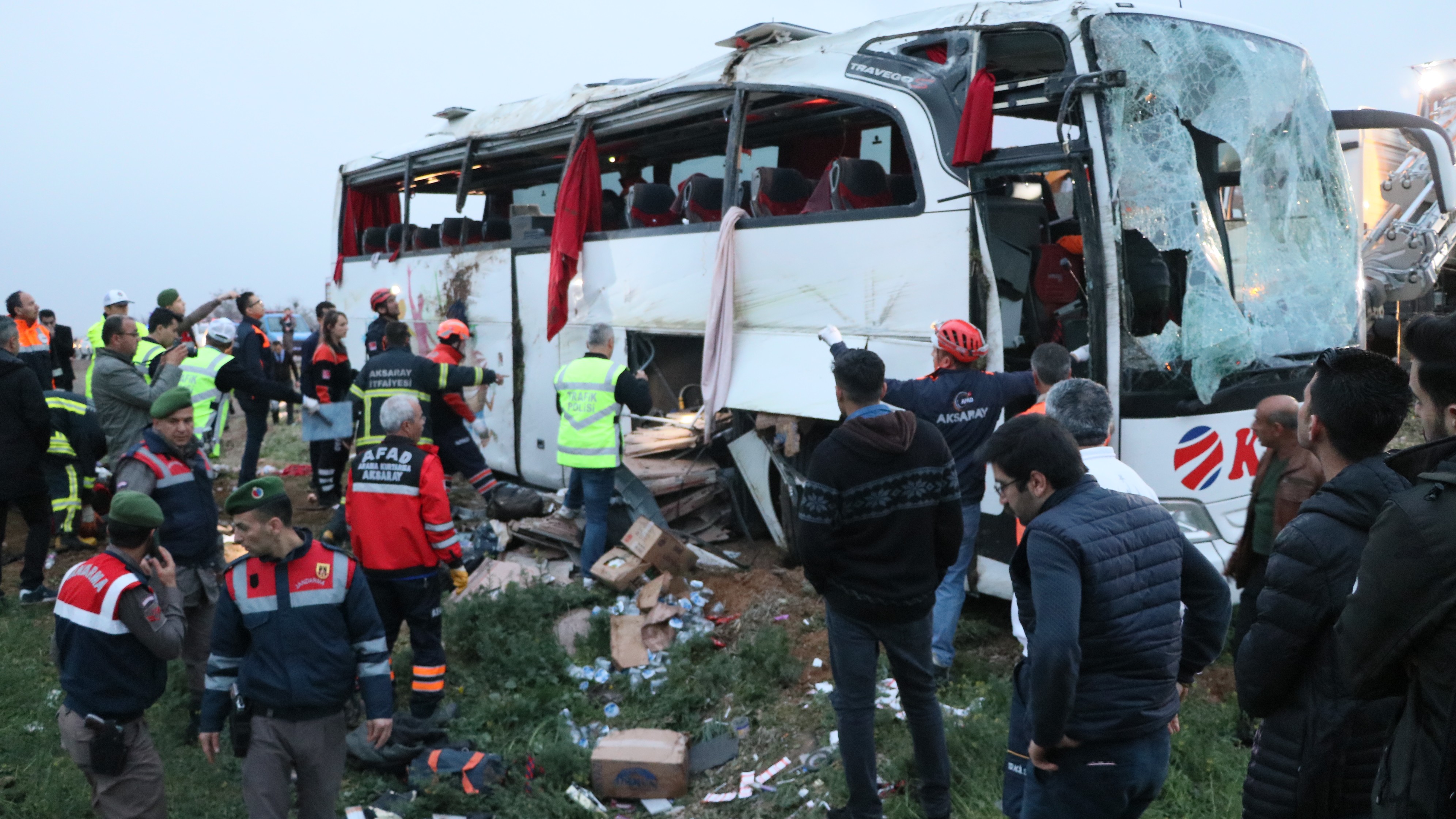 Otobüs şarampole devrildi: 4 ölü, 34 yaralı