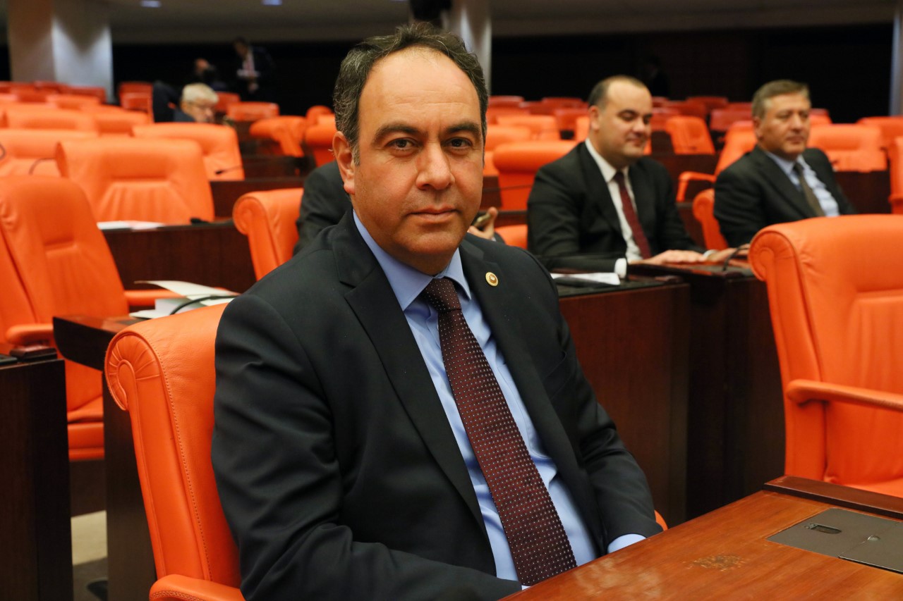 Belediye gelirlerinden yapılan kesintiler hizmeti de aksatıyor