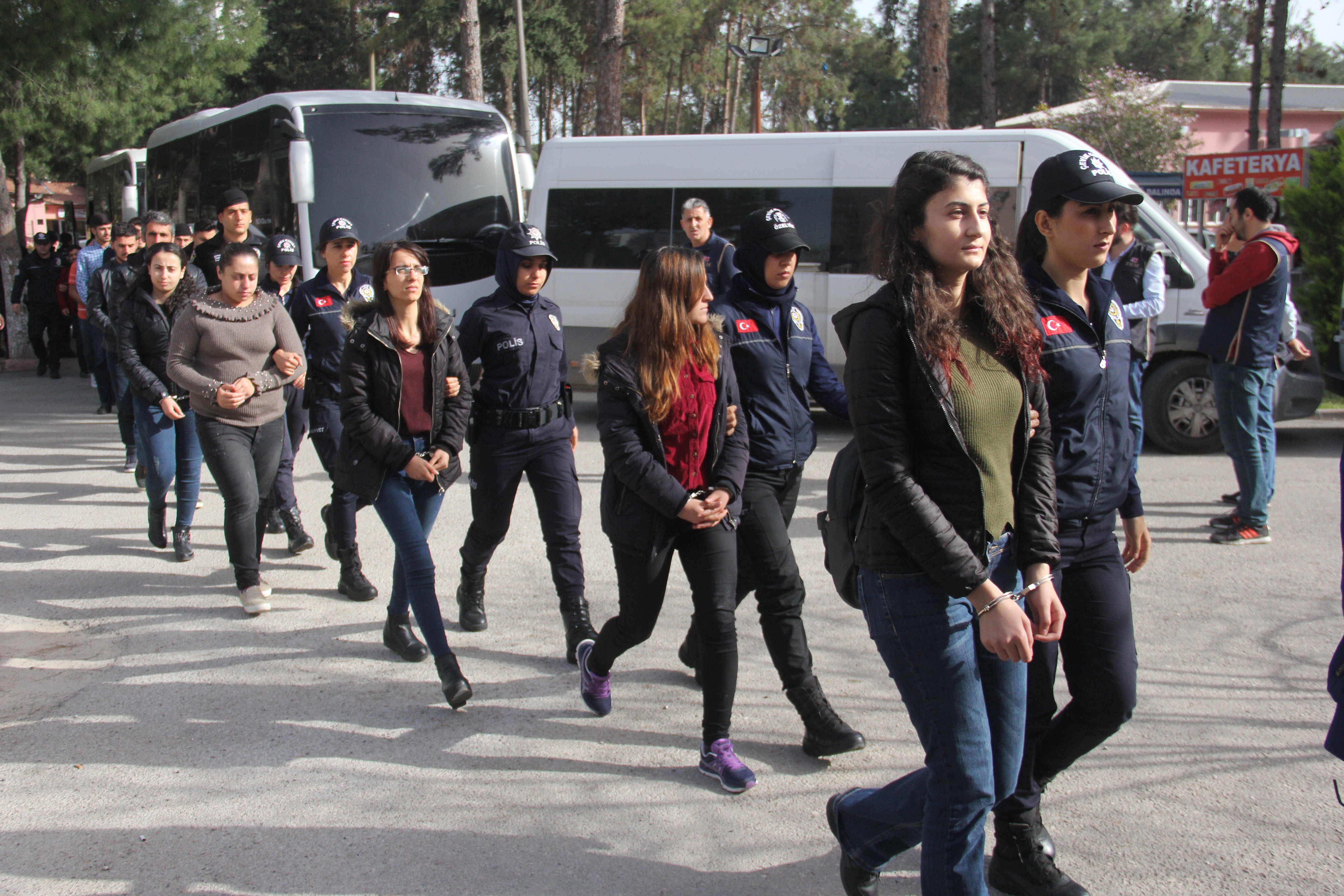 Nevruz öncesi gözaltına alınan 42 kişi adliyeye sevk edildi