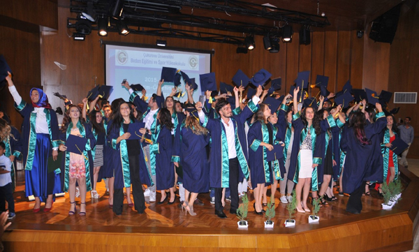 Çukurova Üniversitesi’nde Mezuniyet Heyecanı