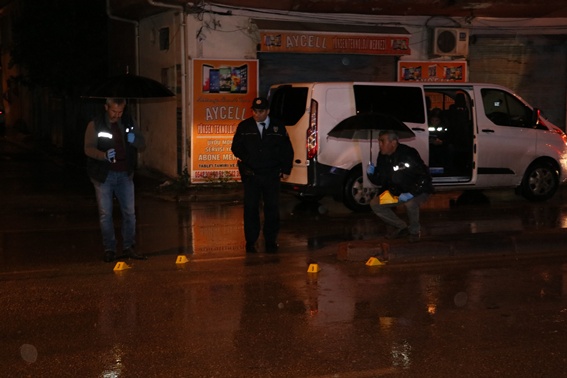 Bar önünde silahlı kavga