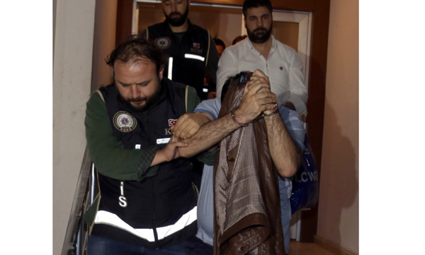 'Gaybubet evi'nde üst düzey FETÖ'cüler yakalandı