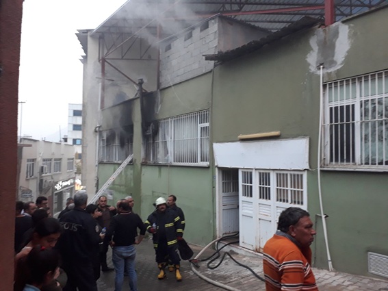 Kozan'da ev yangını