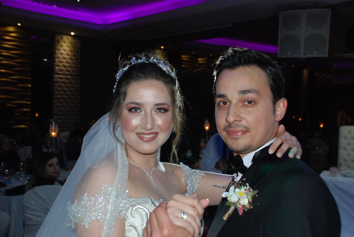 Mansur Aladağ avukat kızını evlendirdi