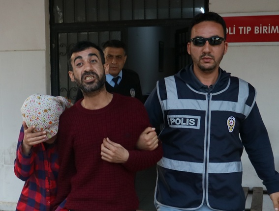 Kimsesiz kadınlara fuhuş yaptırıyorlardı!