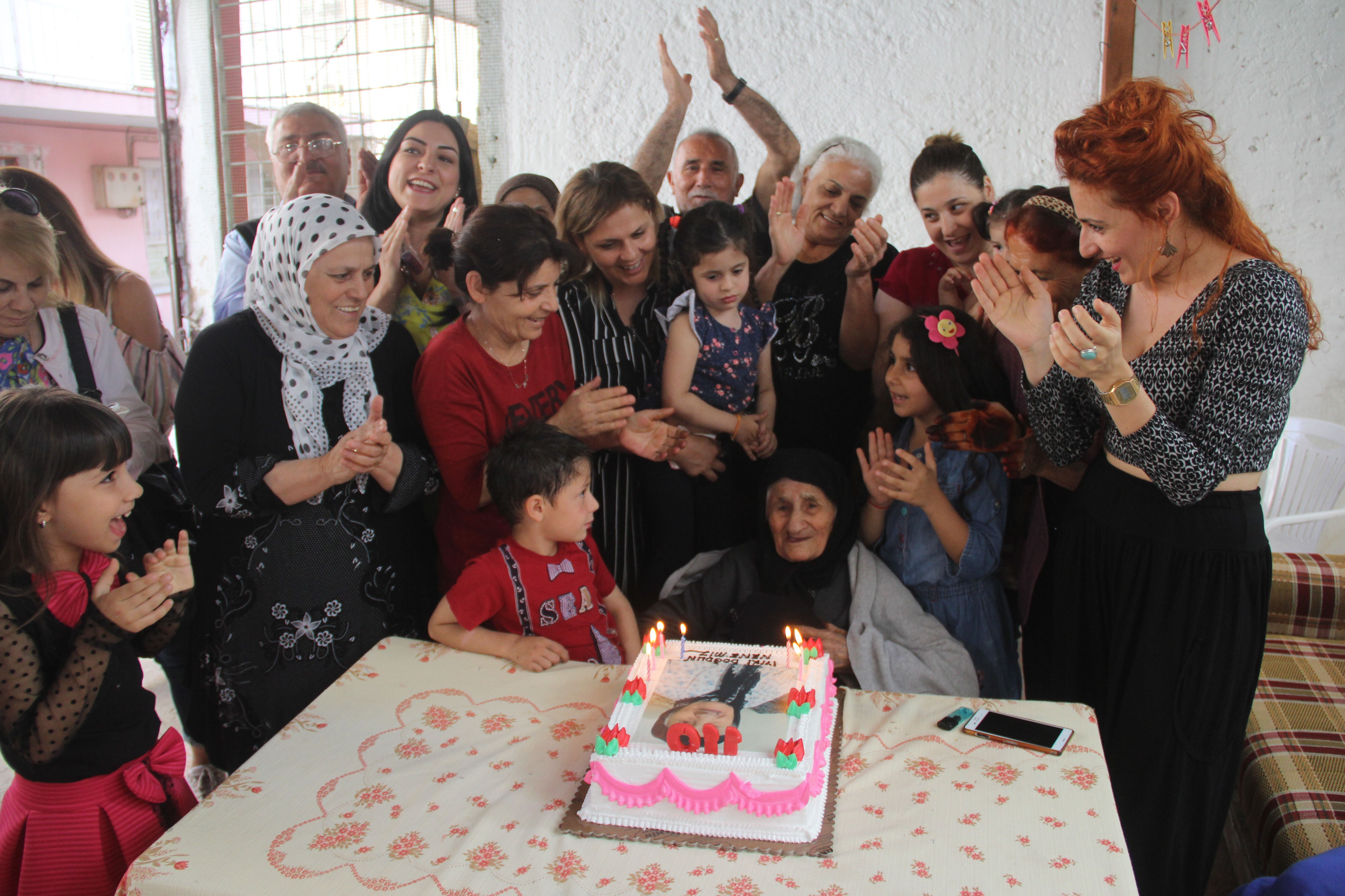 110 yaşındaki kadına doğum günü sürprizi