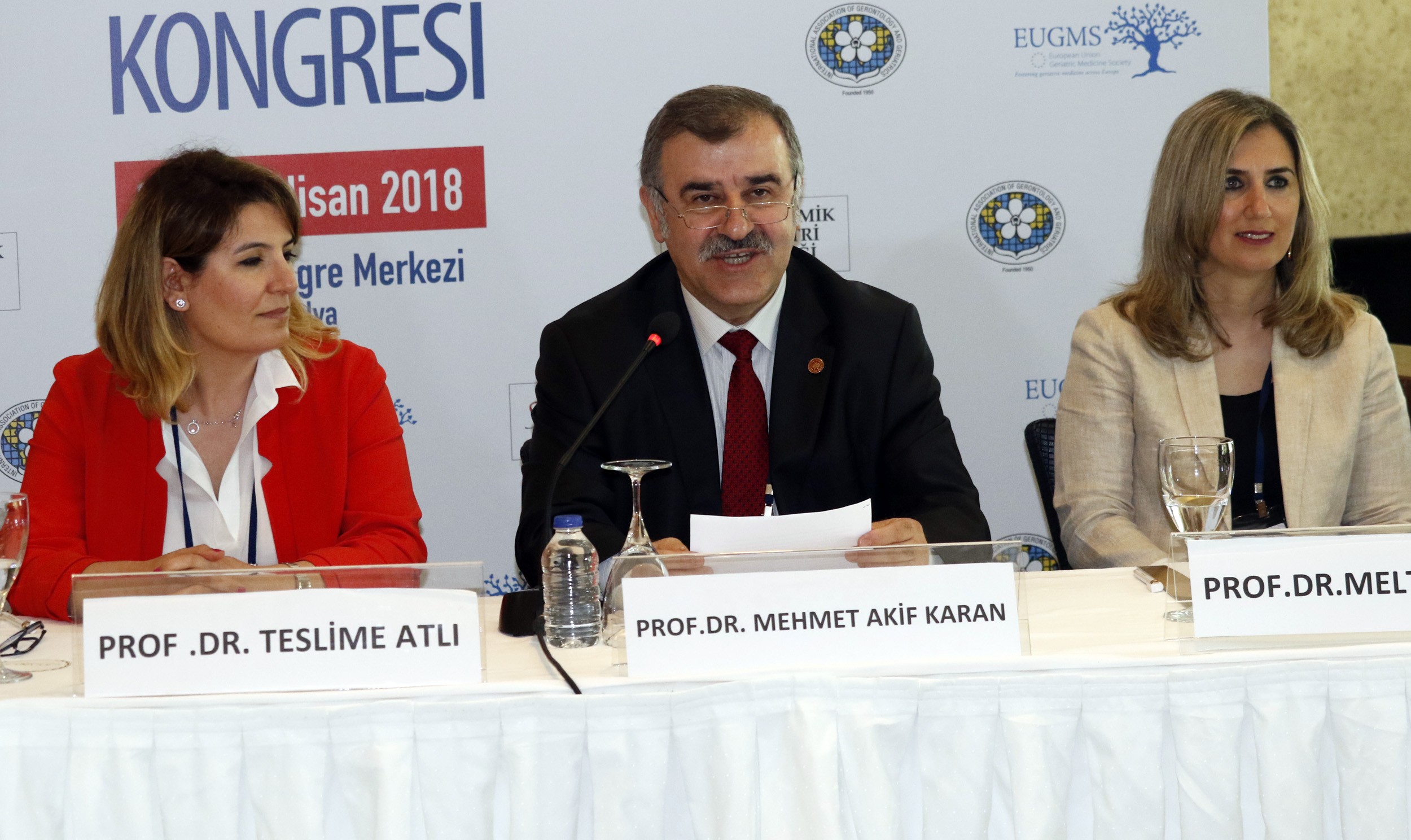 Türkiye’de 100 yaş üzerindeki kadınlar erkeklere fark attı