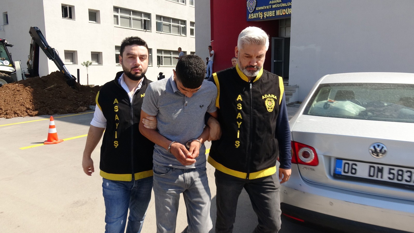 Gündüz keşif yapıp gece çaldılar