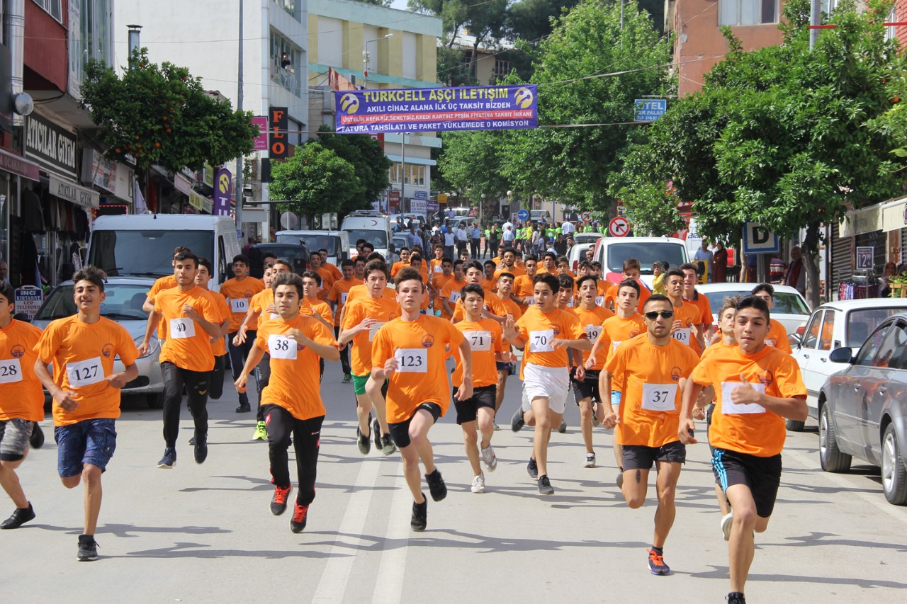 Kozan'da 2 Haziran Kurtuluş Koşusu Yapıldı
